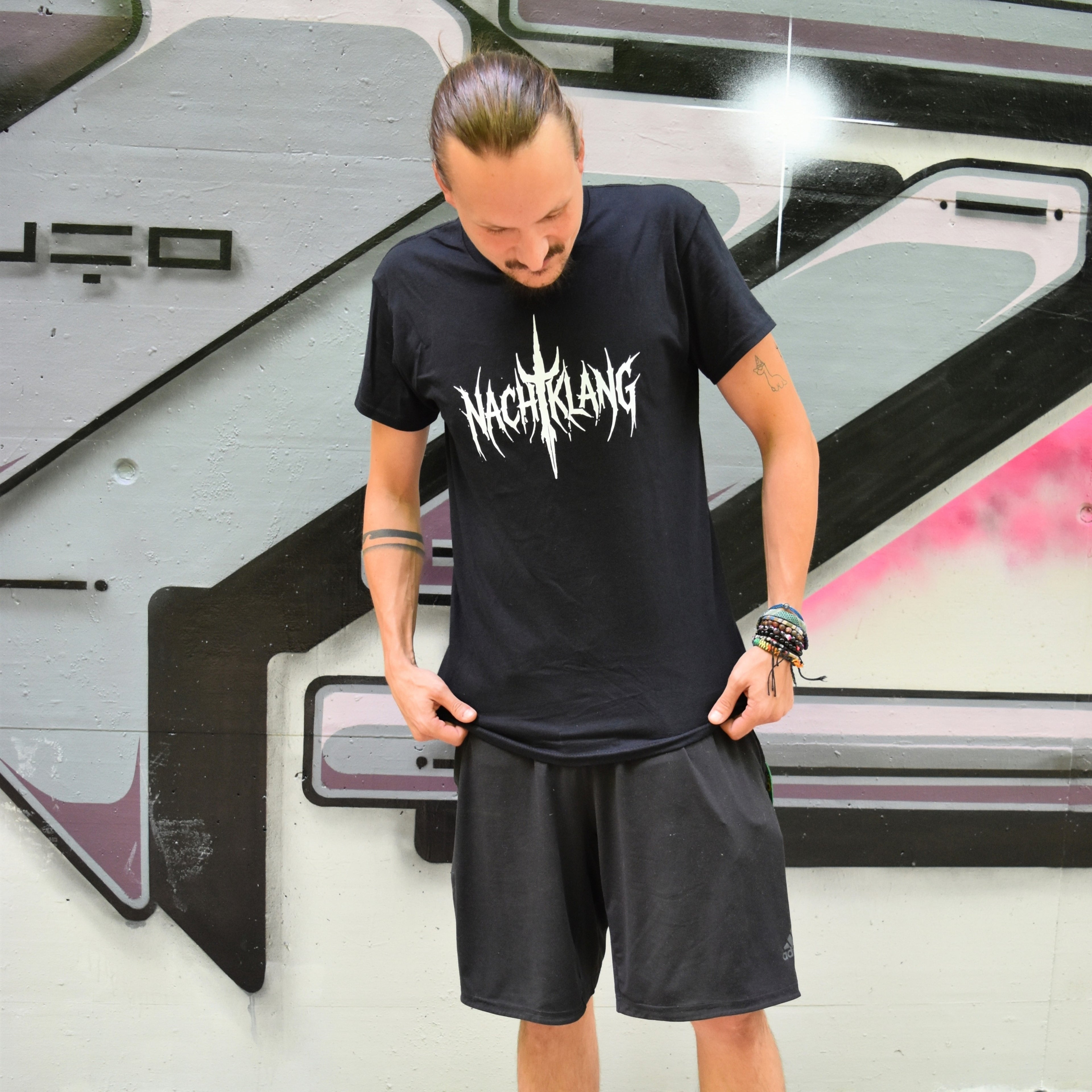 Nachtklang Logo Basic T-Shirt - Hardtechno-Shirt